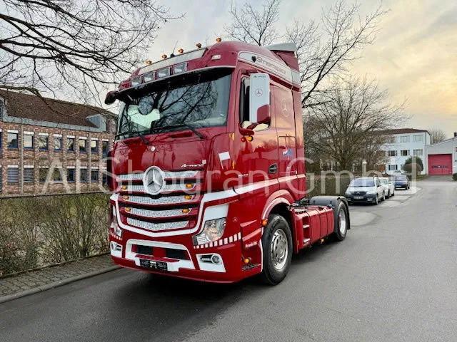 Mercedes-Benz Actros 1942 StreamSpace / Euro 6 / 2 x Tank