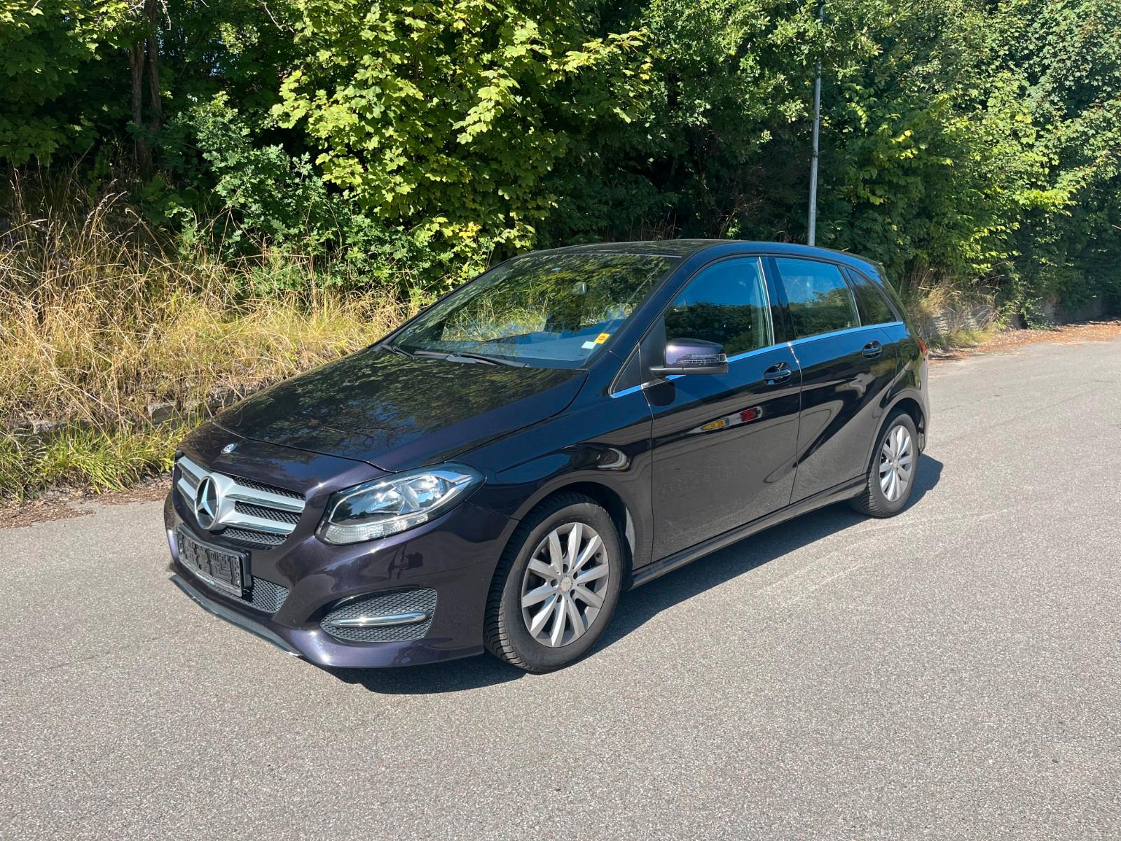 Mercedes-Benz B 180 d Van *Leather*