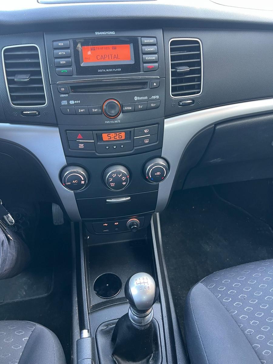 SsangYong Korando 2011 — photo 12