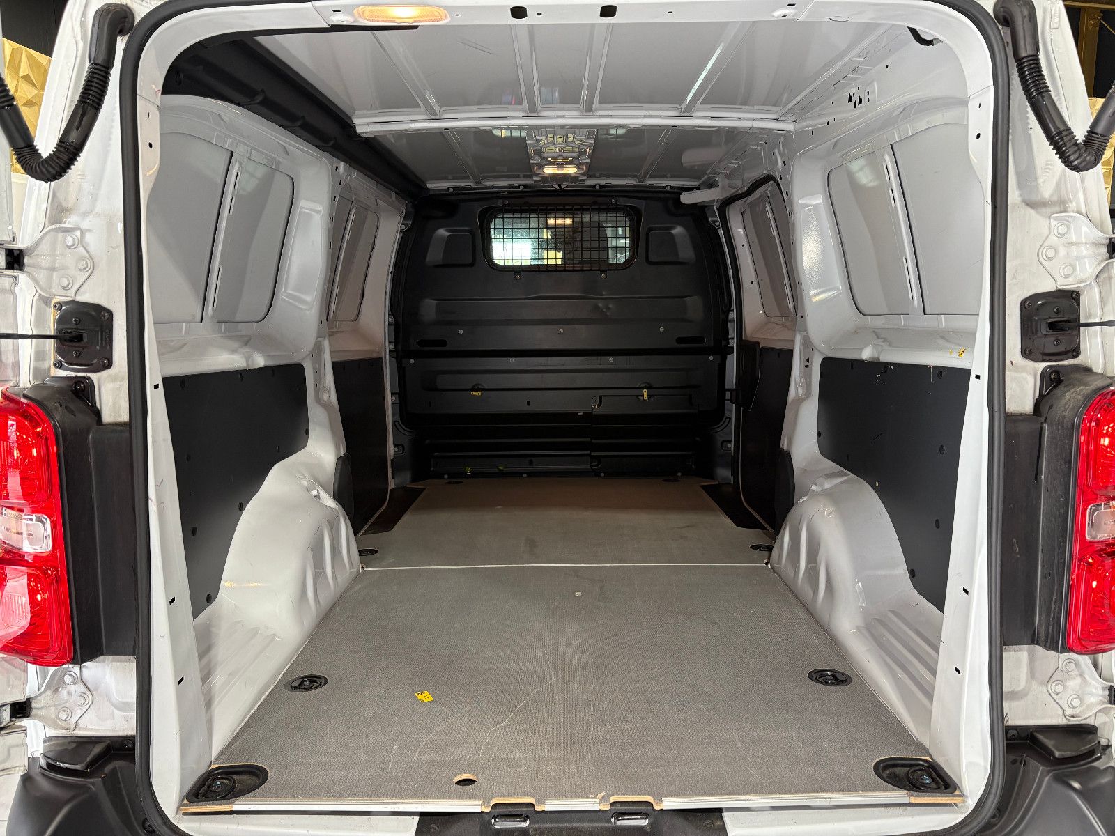 Fahrzeugabbildung Toyota Proace L2 Kasten Meister/360°/NAVI/APPLE/3-SITZ