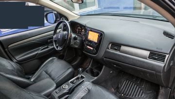 Mitsubishi Outlander - 3