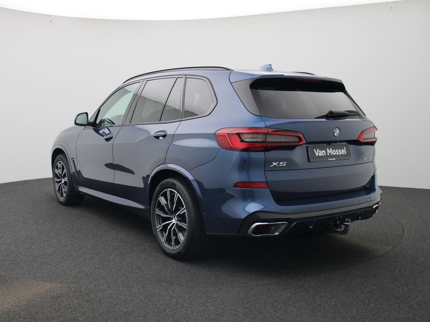 BMW X5 xDrive30d | Harman Kardon Surround Sound Syst imagem 2