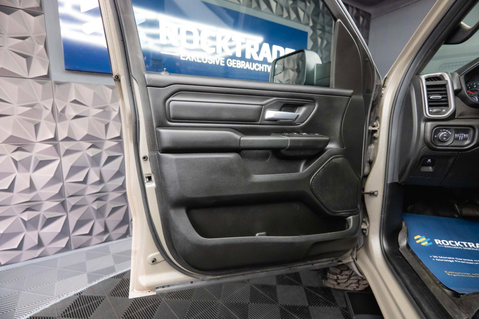 Fahrzeugabbildung Dodge RAM 5.7 V8 HEMI 4x4 OFFROAD RAPTOR Style 19% VAT