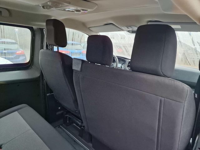 Fahrzeugabbildung Opel Vivaro Kombi M (L2)Navi,PDC,Klima v+h,9-Sitze
