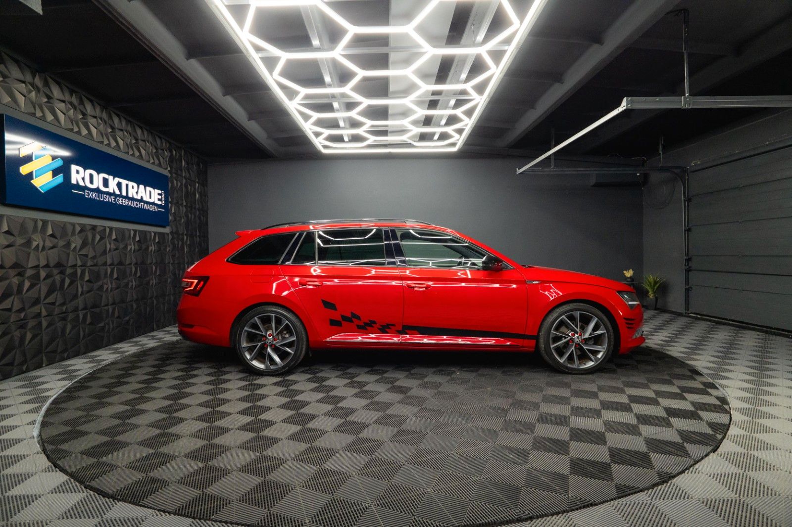 Fahrzeugabbildung SKODA Superb 1.8 TSI Combi Sportline | DAB | Alcantara