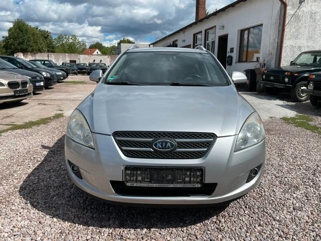 Kia cee'd 2009 — rear view