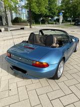 BMW Z3 Roadster, 2,8i, 6 Zyl., 65.503 km; EZ 3/1998 - blaue BMW Z3