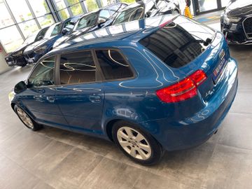 Audi A3 Sportback 1.6 Attraction *TEMPOMAT*SZHZ*KLIMA
