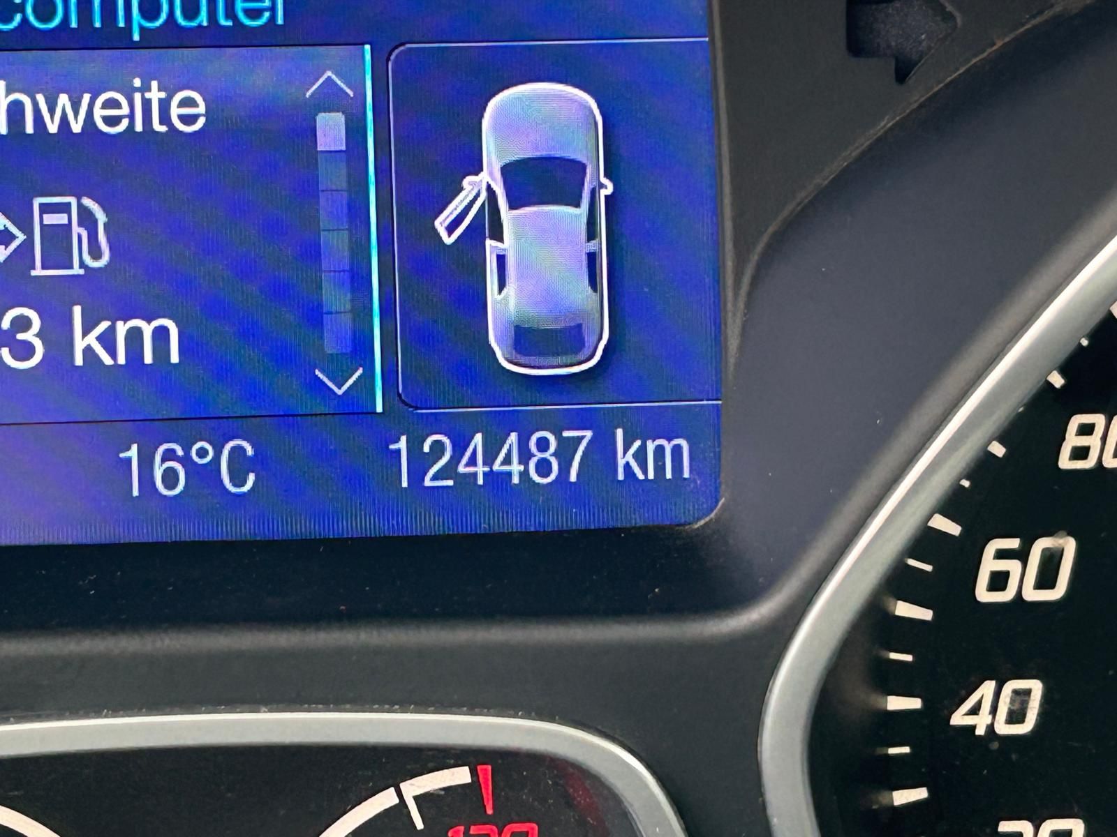 Fahrzeugabbildung Ford Focus Turnier°Champions Edition°Navi°Shz°