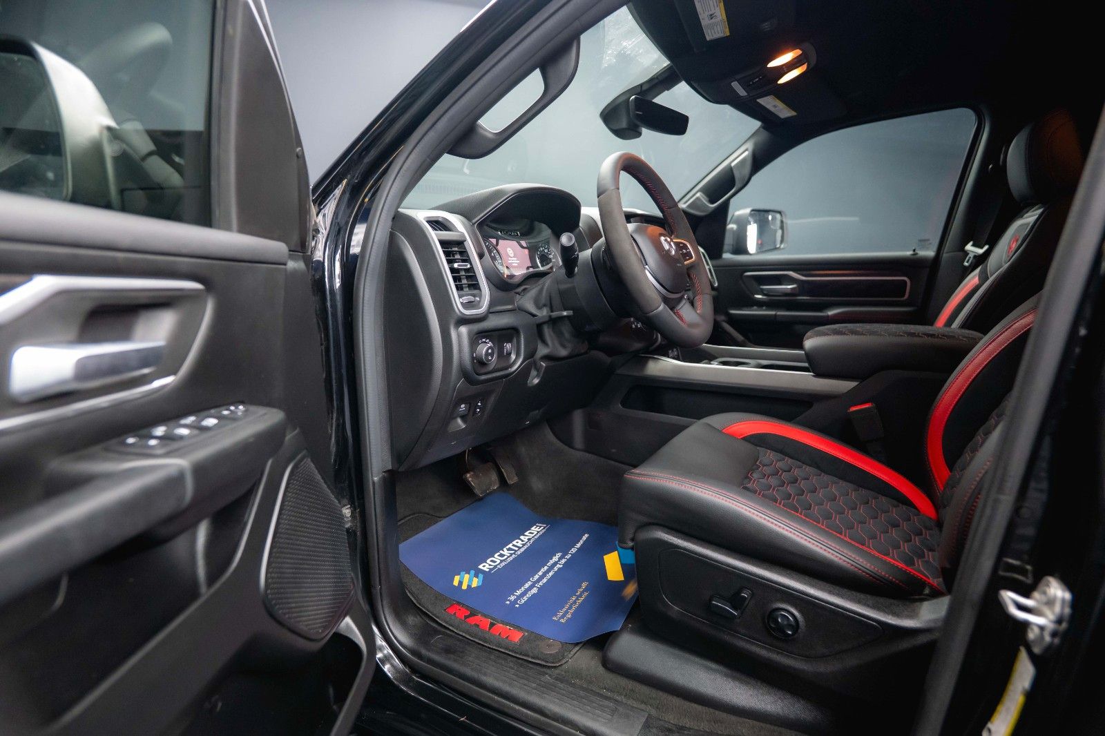 Fahrzeugabbildung Dodge RAM 5.7 V8 HEMI 4x4 OFFROAD Night-Paket Limited