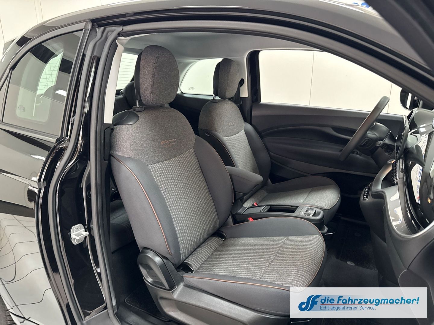 Fahrzeugabbildung Fiat 500 e 3+1 Icon Navi Digitales Cockpit Memory Sit