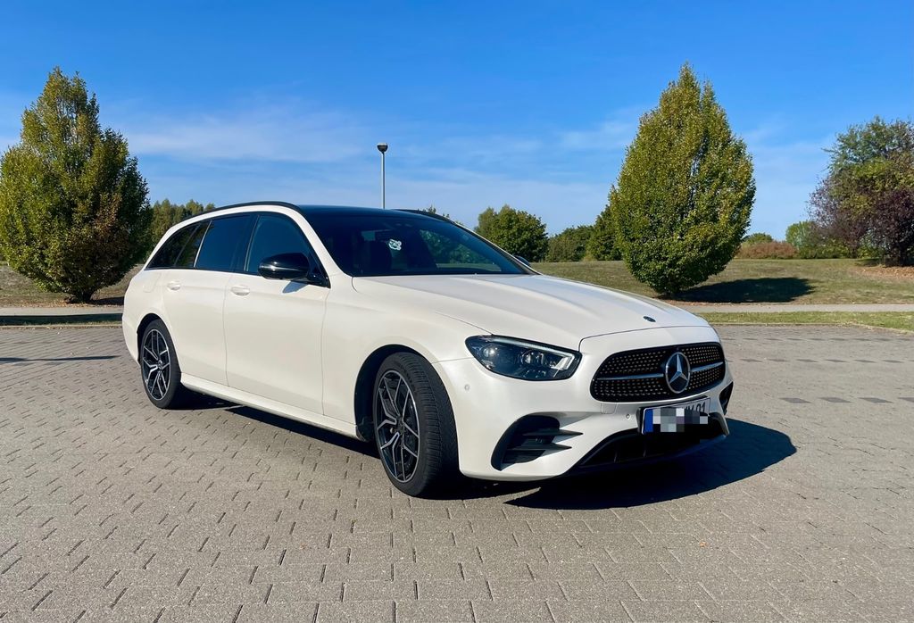 Image of Mercedes-Benz E 300