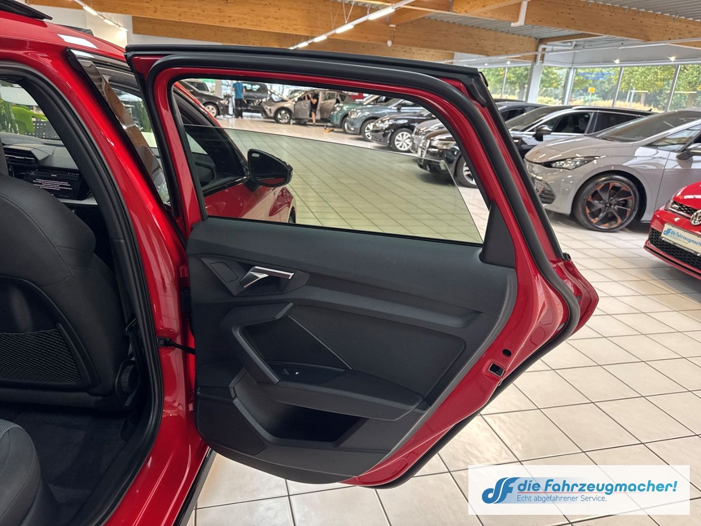 Fahrzeugabbildung Audi A3 Sportback 40 TFSI quattro S line El. Panodach