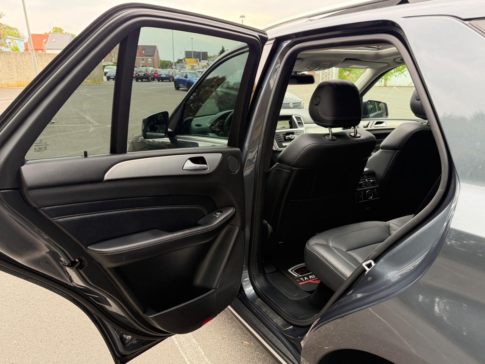 Mercedes-Benz ML 350 CDI BlueTec 4Matic*Panorama*20Zoll*Top*