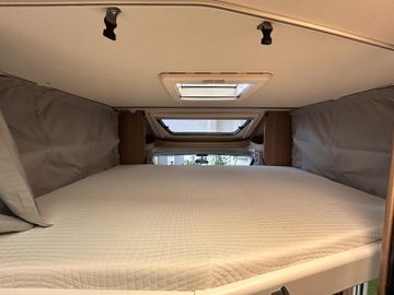 Carado T 334 SAT TV Fahrradtr. Automatik Hubbett Kamera