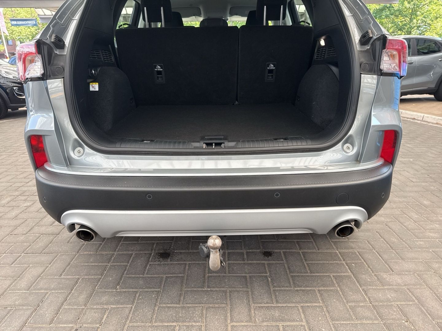Fahrzeugabbildung Ford Kuga Plug-In Hybrid Cool & Connect AHK schwenkba