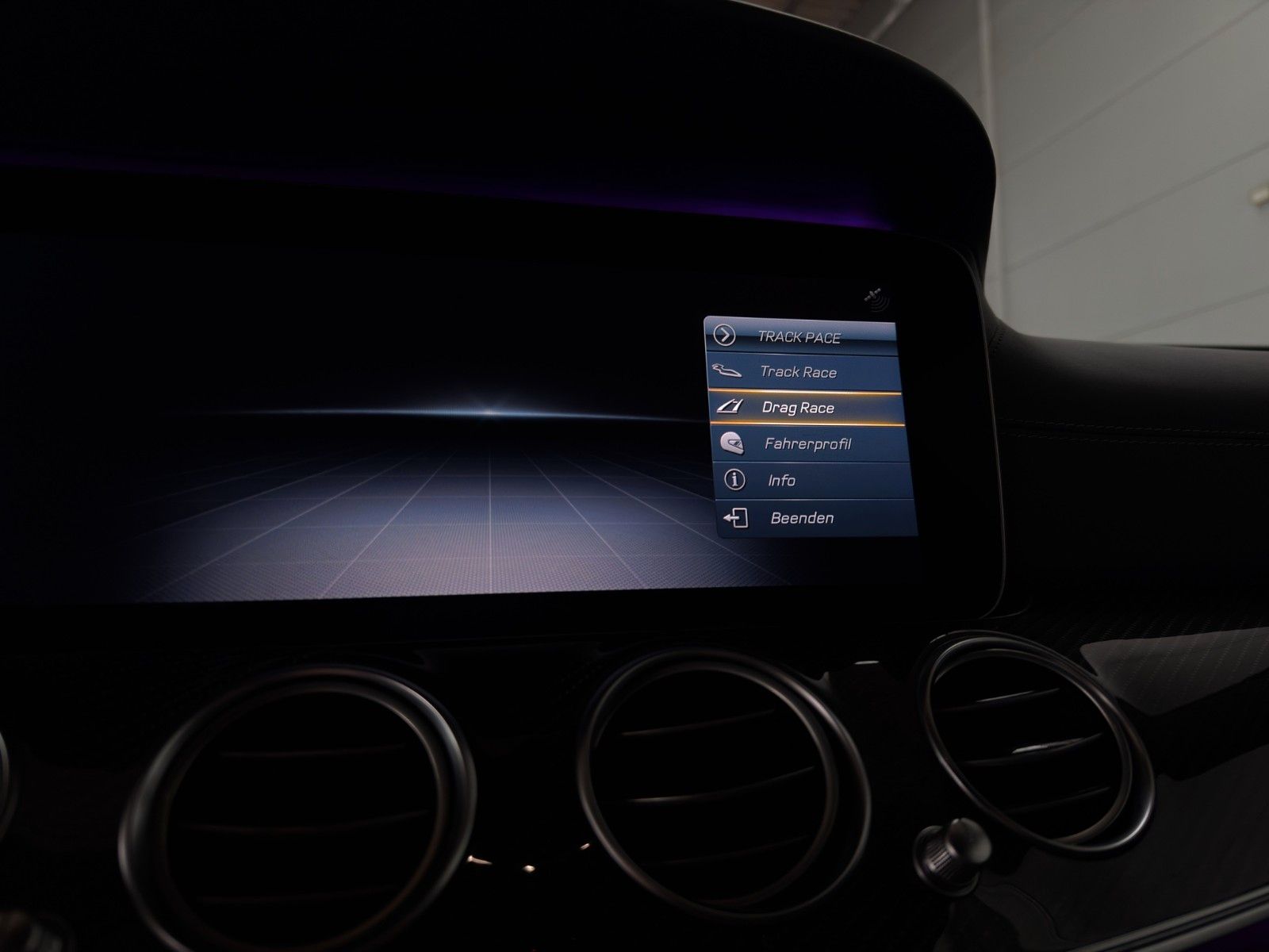 Fahrzeugabbildung Mercedes-Benz E63s AMG 4Matic+ Pano/Magno/SportAGA/Widescreen