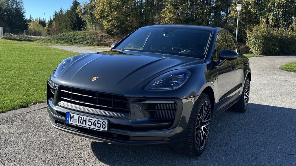 PORSCHE Macan 2023