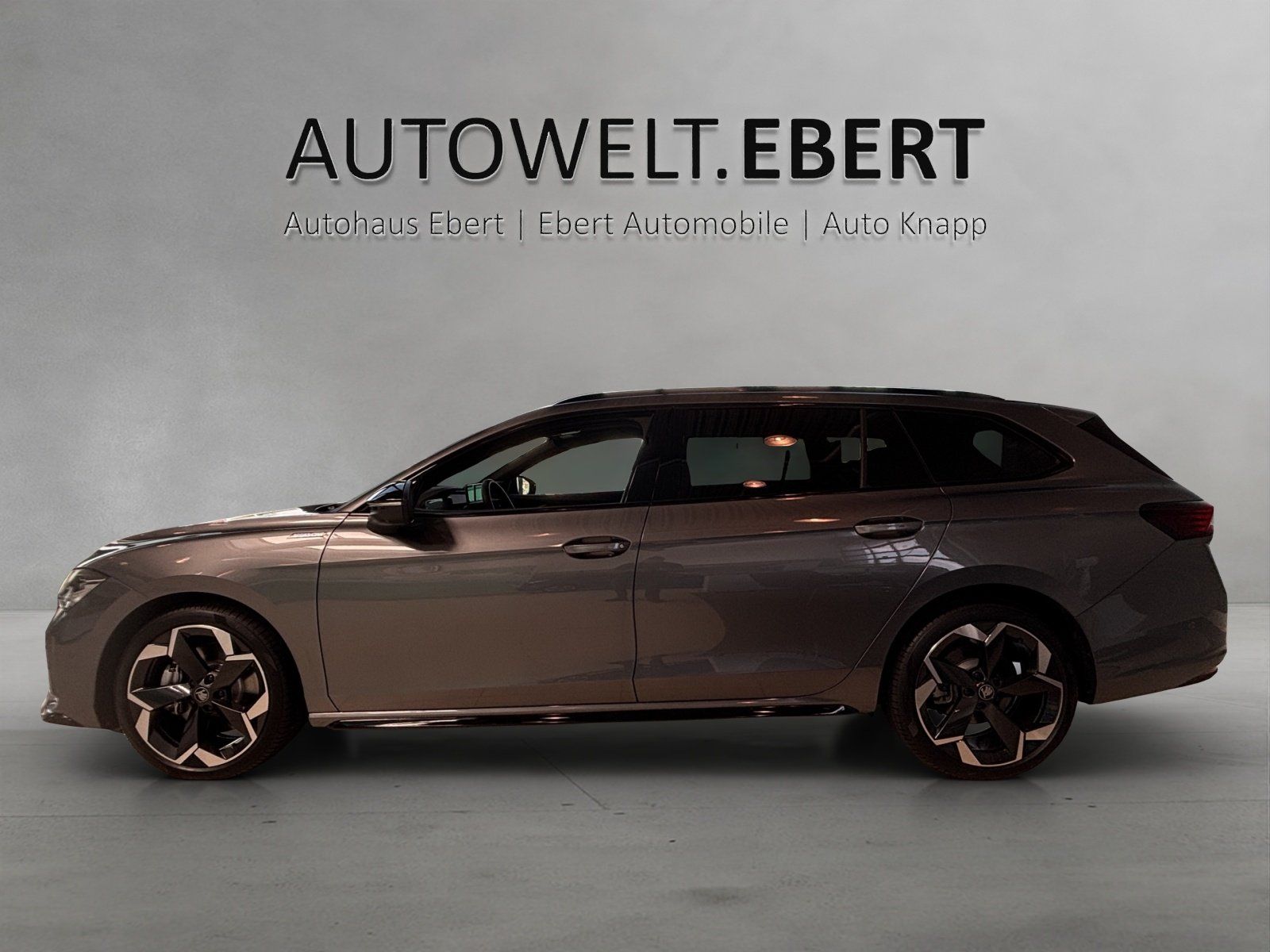 Fahrzeugabbildung SKODA Superb Combi Sportline 2,0 TDI 142 kW DSG 4x4