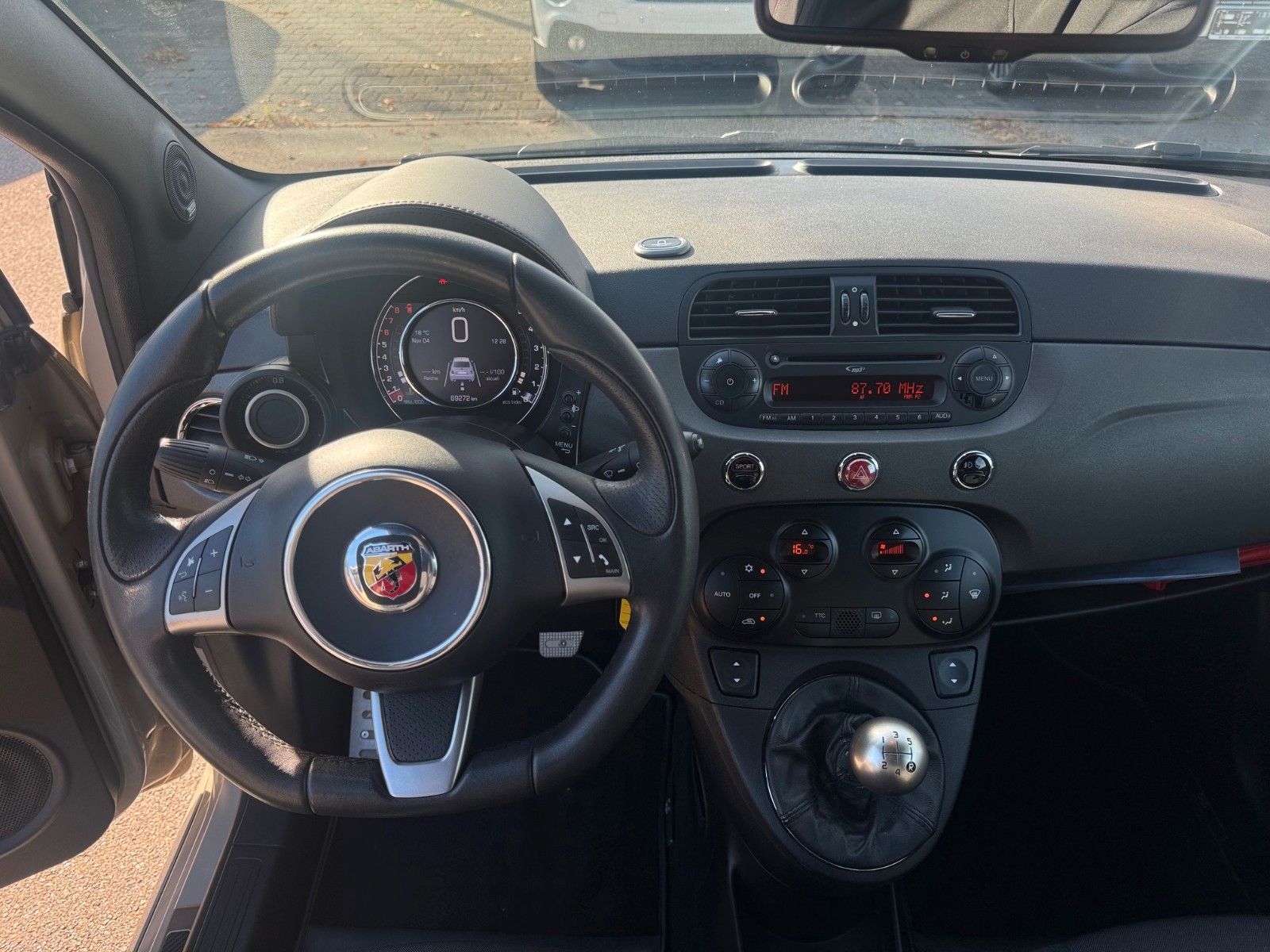 Fahrzeugabbildung Abarth 595 1.4 Competizione Radio Klimaaut.