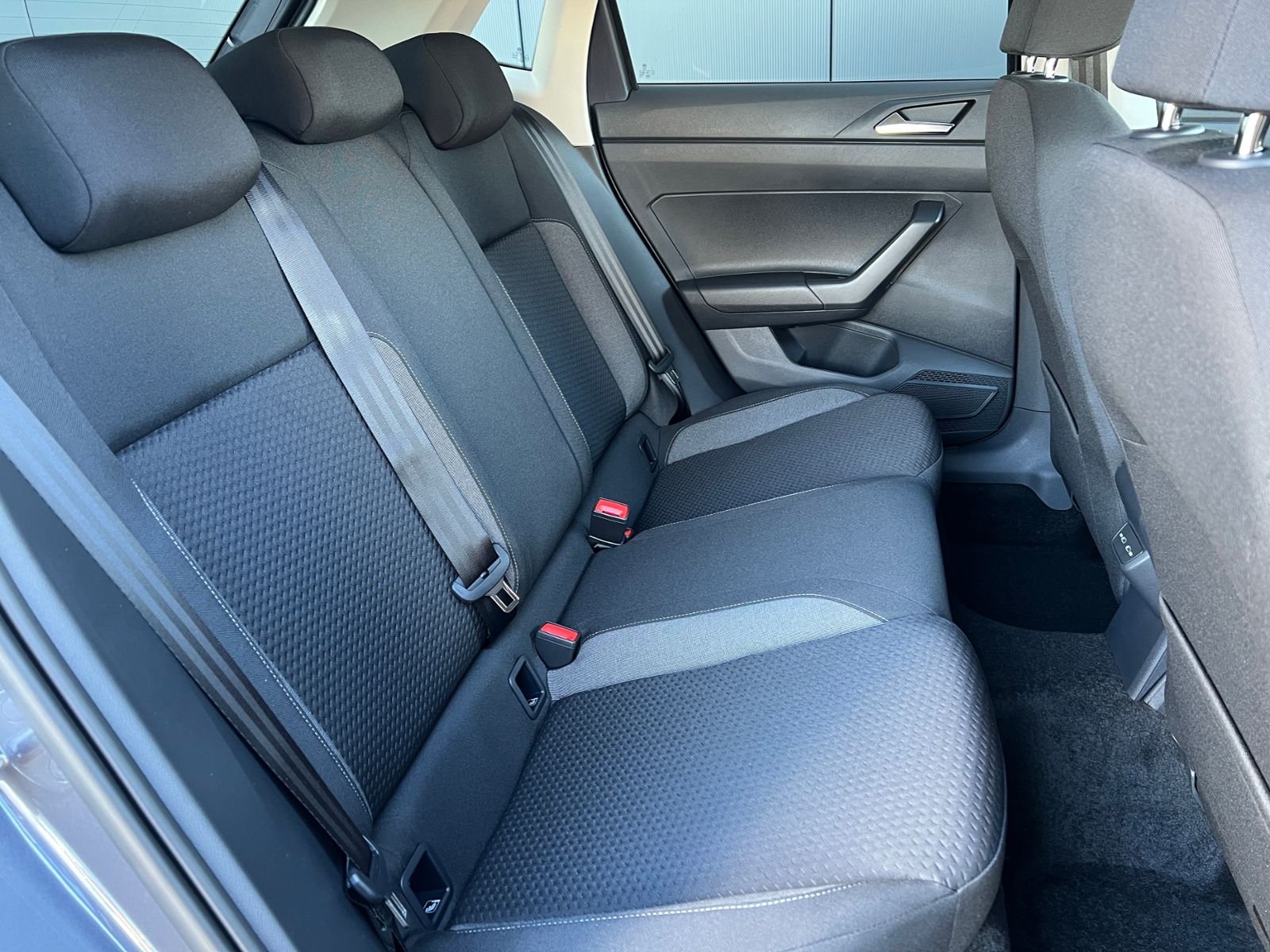 Fahrzeugabbildung Volkswagen Polo Life 1.0 TSI *LED, Klima, Sitzhzg., App-Con