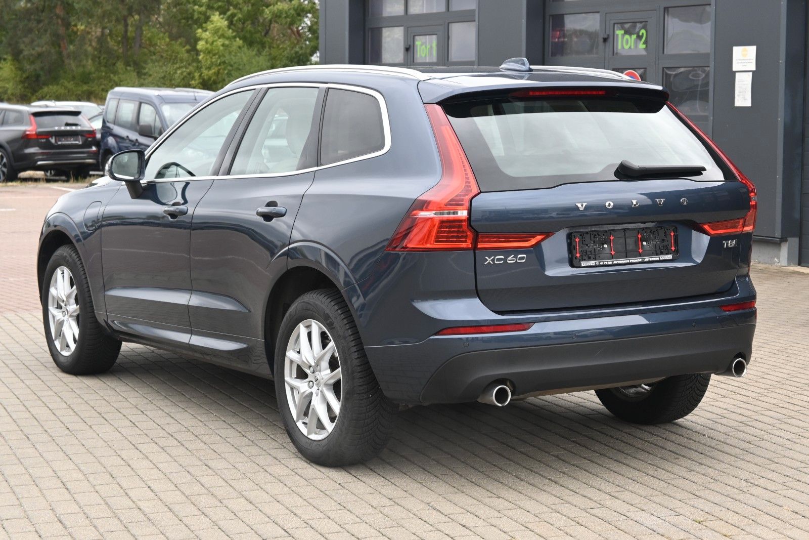 Fahrzeugabbildung Volvo XC60 T8 AWD Momentum Plug-In Hybrid*PANO*BLIS