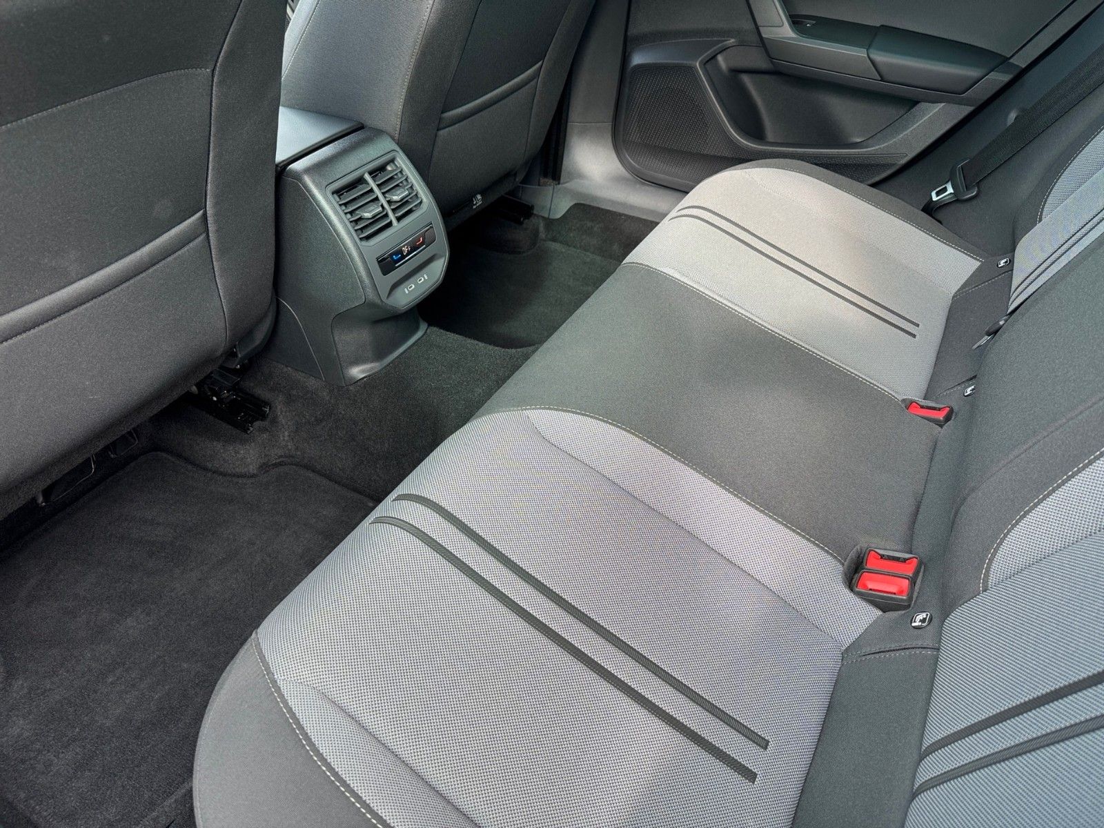 Fahrzeugabbildung SEAT Leon Style 1.0 eTSI