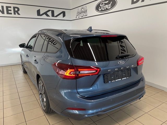Fahrzeugabbildung Ford Focus Turnier ST-Line X B&O 18'' LED ACC Kamera