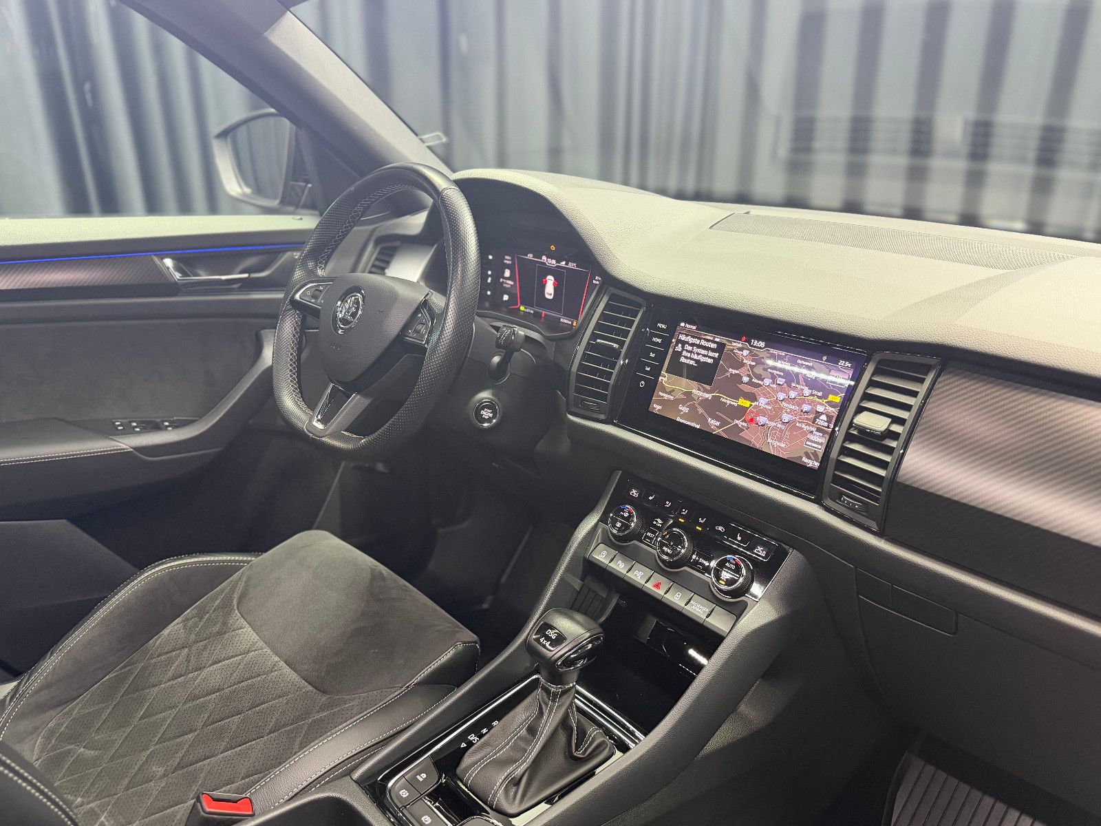 Fahrzeugabbildung SKODA Kodiaq Sportline 4x4|CANTON|360°|AHK
