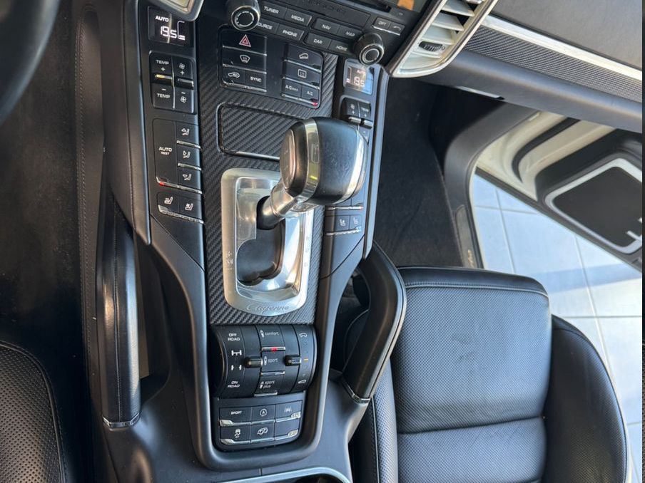Fahrzeugabbildung Porsche Cayenne Turbo/PCCB/Panodach/Burmester/Voll!
