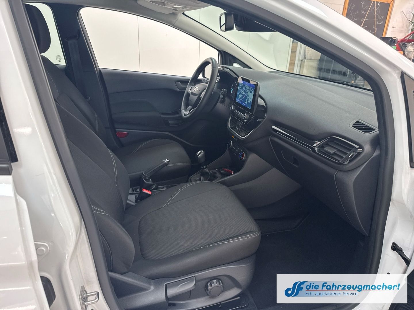 Fahrzeugabbildung Ford Fiesta Cool & Connect 1.0 EcoBoost EU6d Navi LED
