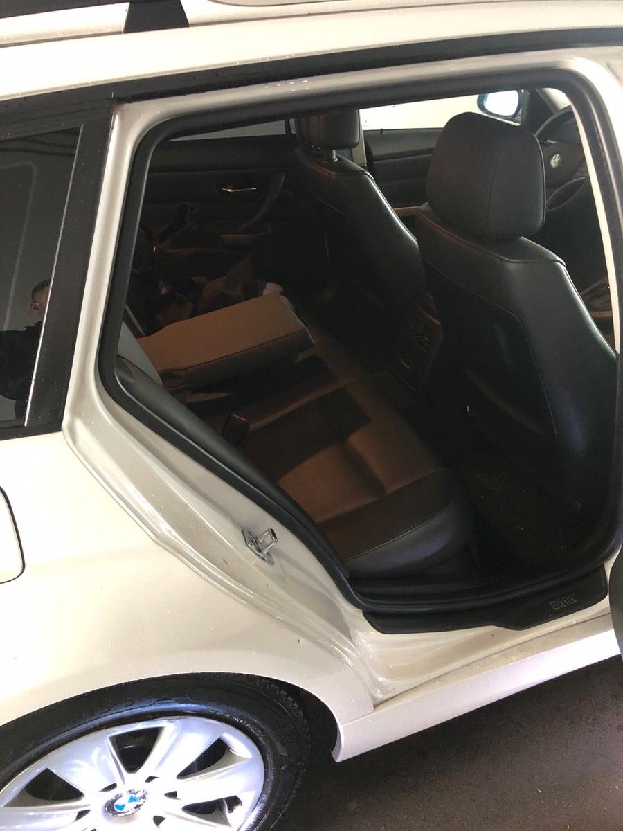 BMW 320 2008 — вигляд ззаду