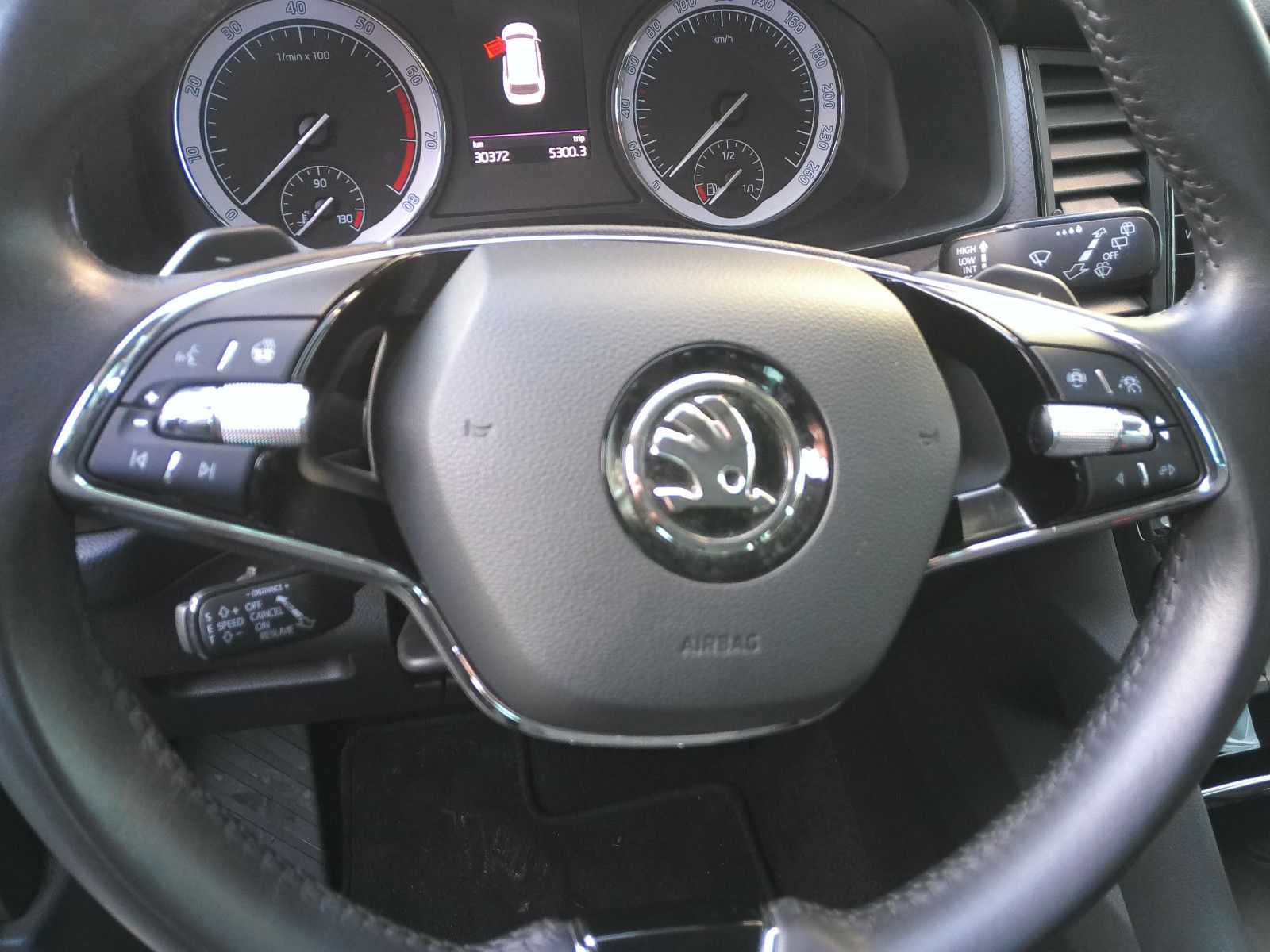 Fahrzeugabbildung SKODA Kodiaq Clever 1.5 TSI LED DSG Navi AHK