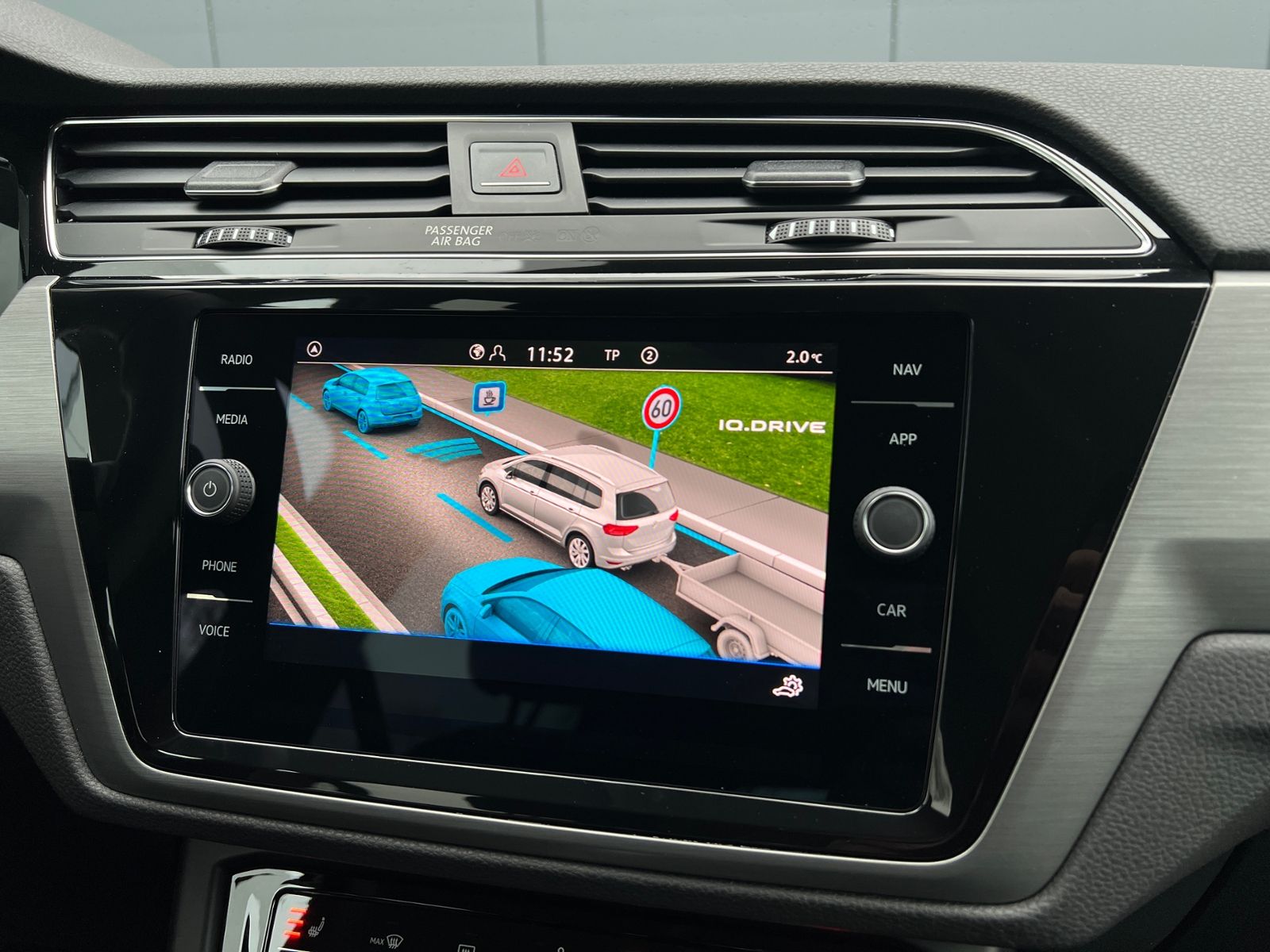 Fahrzeugabbildung Volkswagen Touran Comfortline 1.5 TSI DSG *LED, AHK, 7 Sitz