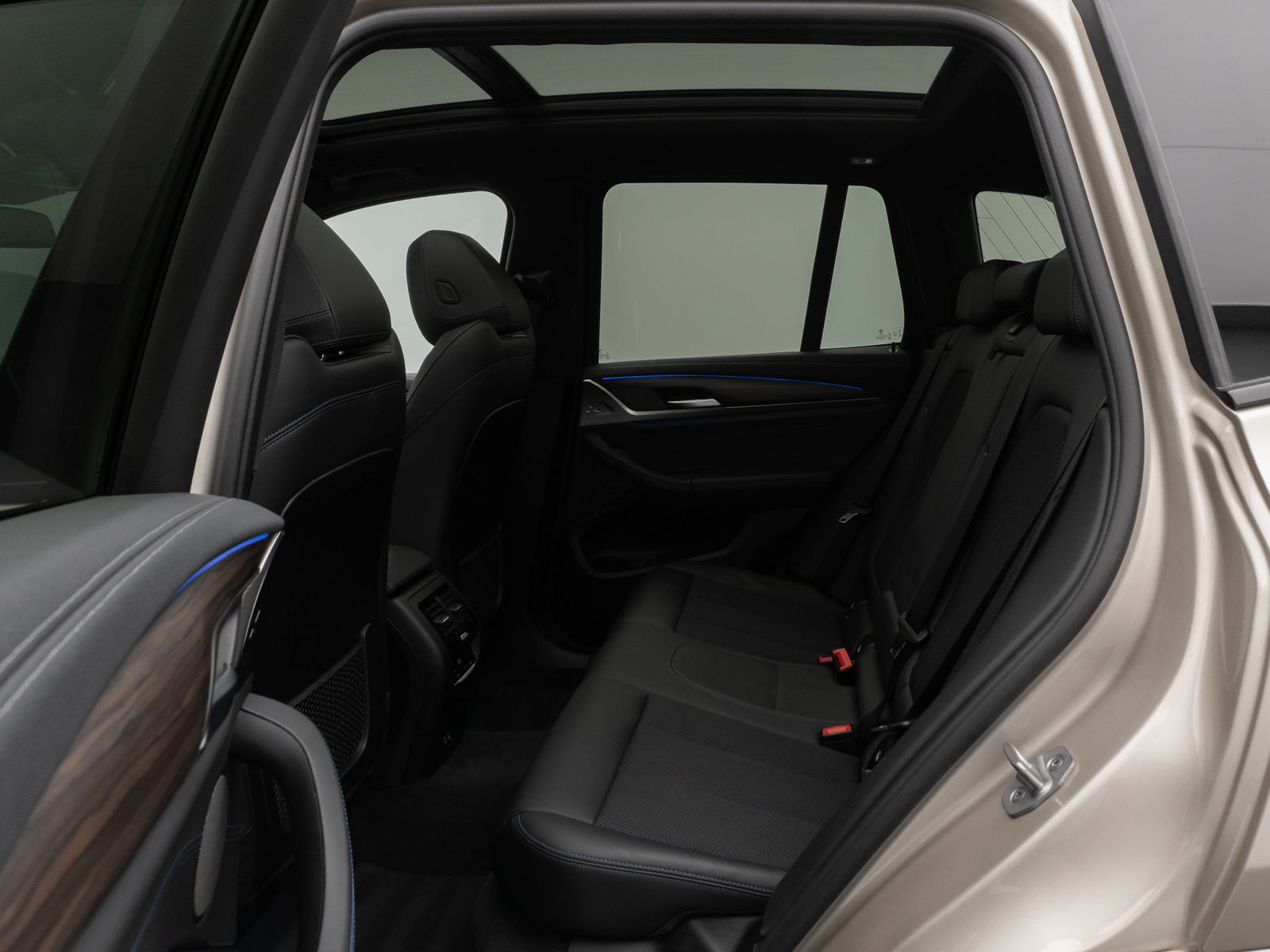 Fahrzeugabbildung BMW X3 M40d Panorama 360° HUD DAB H/K AHK Komfort