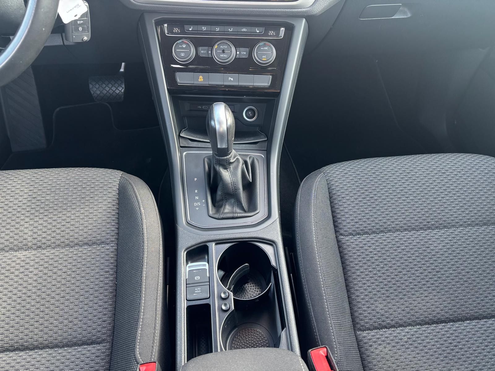 Fahrzeugabbildung Volkswagen Touran 2.0 TDI DSG Comfortline-NAVI-ACC-PDC-SHZ-