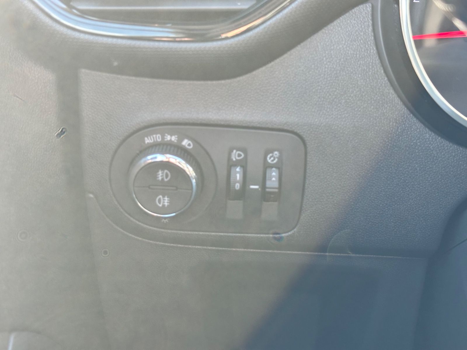 Fahrzeugabbildung Opel Crossland Elegance Navi*Kamera*Sitzh.*Allw.