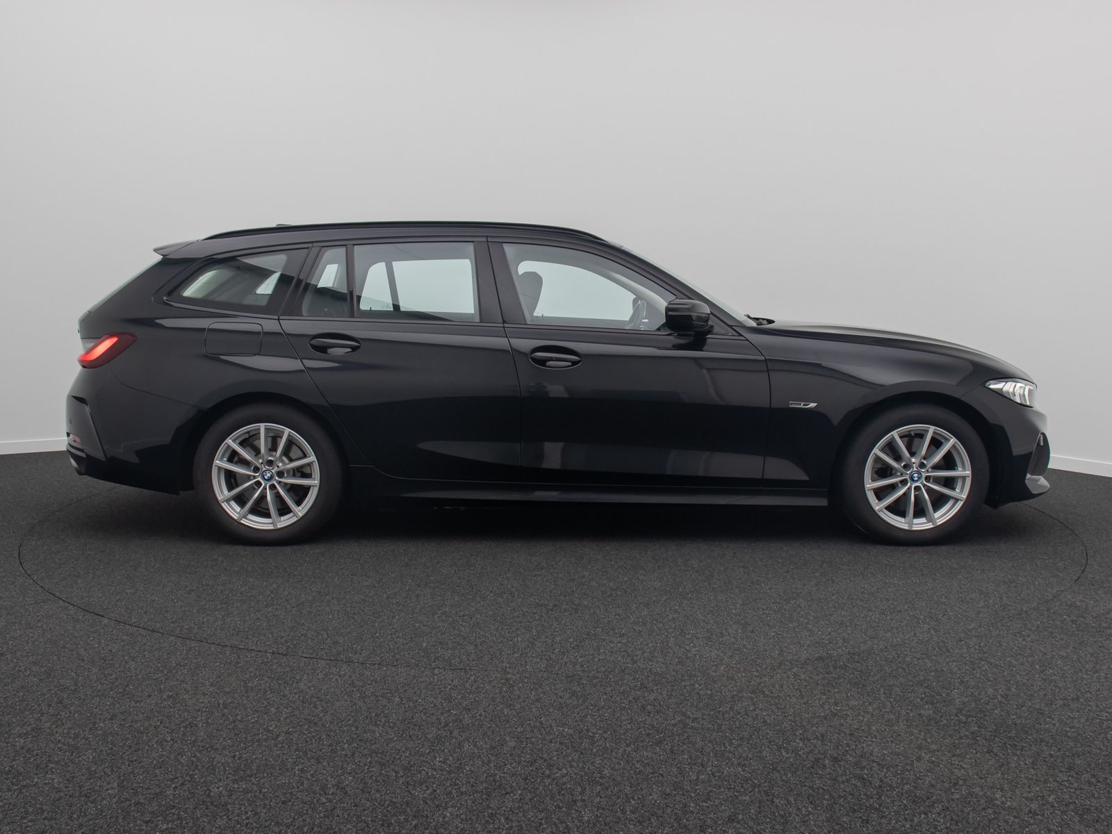 Fahrzeugabbildung BMW 320e  DAB CockPitPlus PDC WidscreenDisplay LED