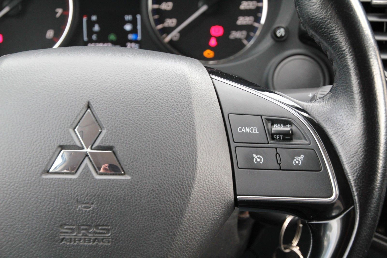 Fahrzeugabbildung Mitsubishi Outlander SUV-Star 2WD