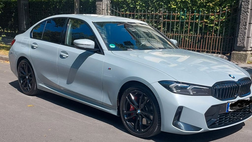 Image of BMW 330