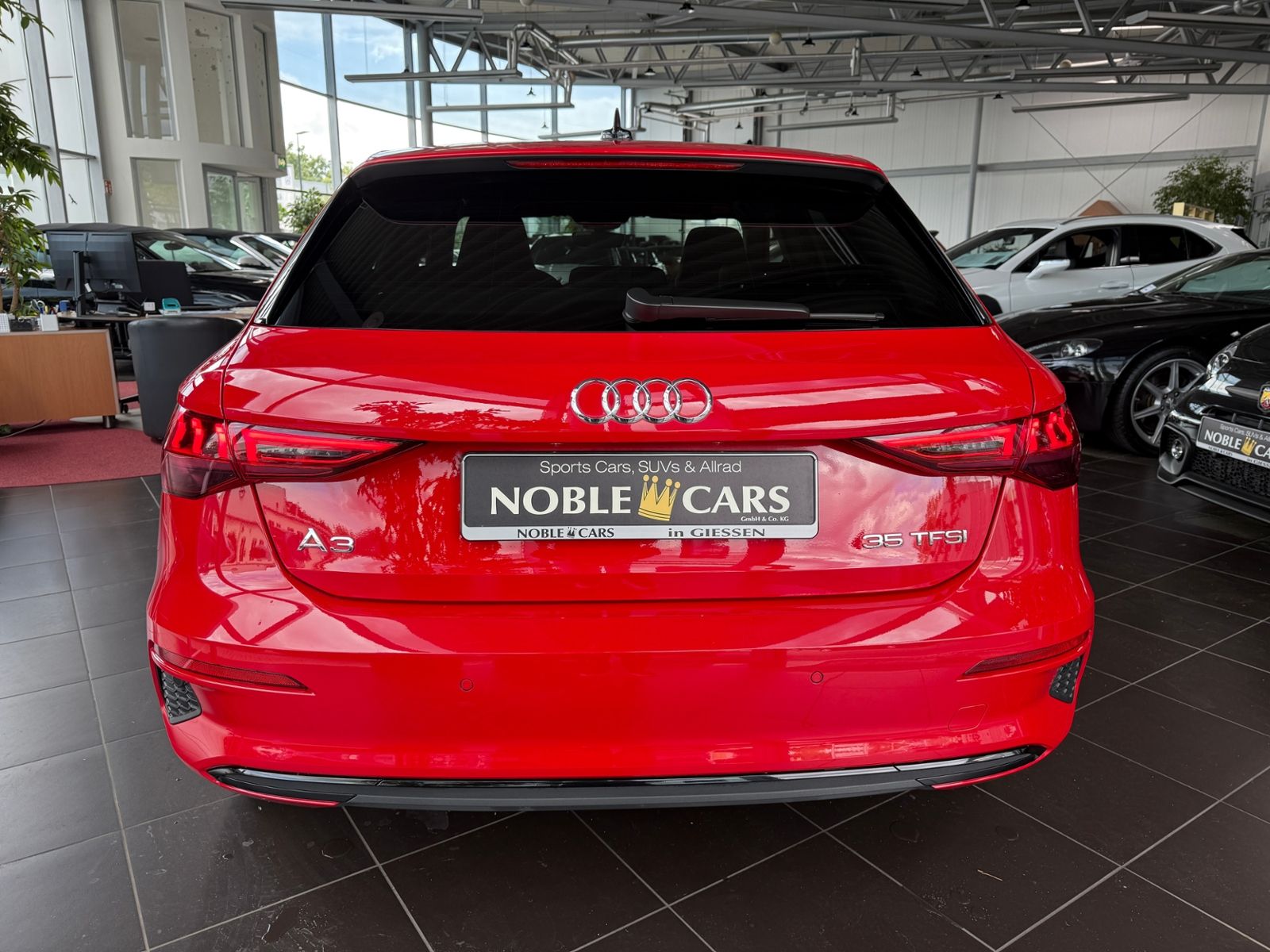 Fahrzeugabbildung Audi A3 Sportback  35 TFSI S line AHK LED NAVI