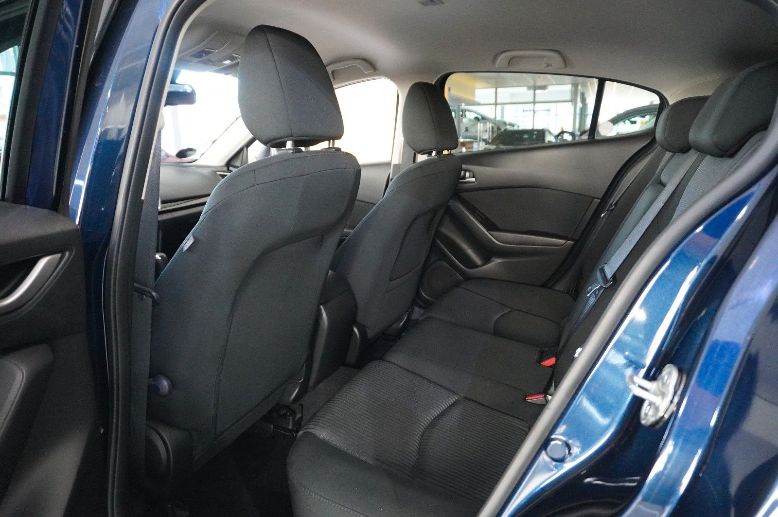 Fahrzeugabbildung Mazda 3 Lim. 2.0 SKYACTIVE VISION KLIMA/SHZ/PDC/TEMP.