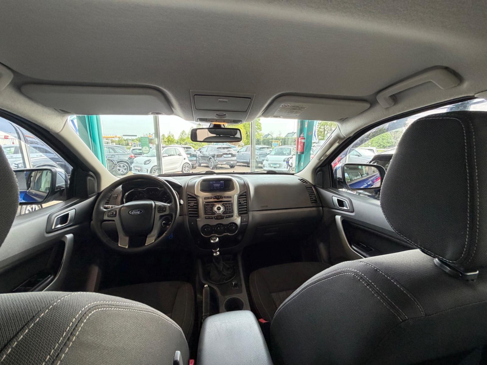 FORD RANGER XLT 2.2 TDCI 150ch 4X4 - DOUBLE CABINE - ATTELAGE 3,35T - JANTES ALLIAGE - MARCHEPIEDS - RÉGULATEUR - CLIMATISATION