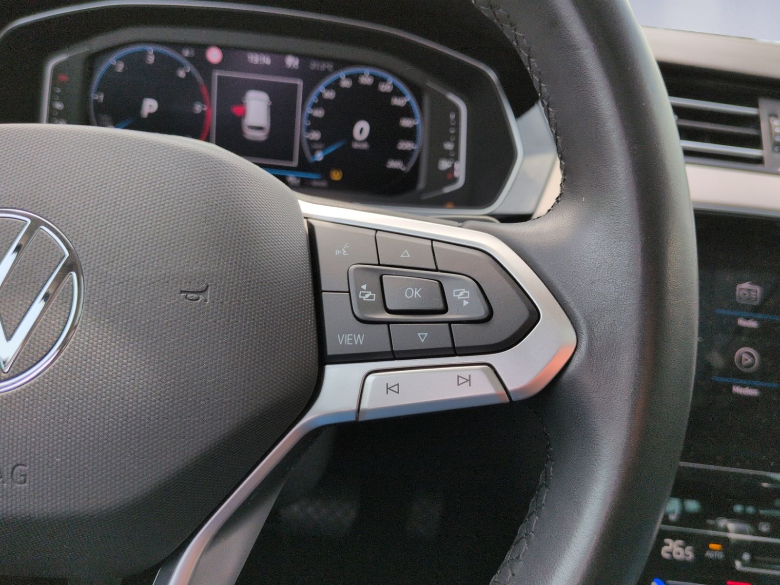 Passat Variant 2.0 TDI DSG 4-Motion R-Line LEDER
