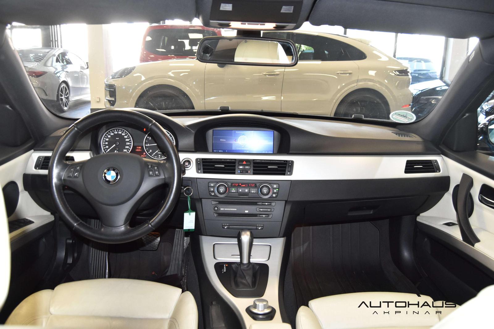 BMW 325 i Touring 218 ch • BVA • Cuir • Xénon • Sièges sport • PDC