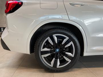 صورة مصغرة 45 لـ 2024 BMW IX3