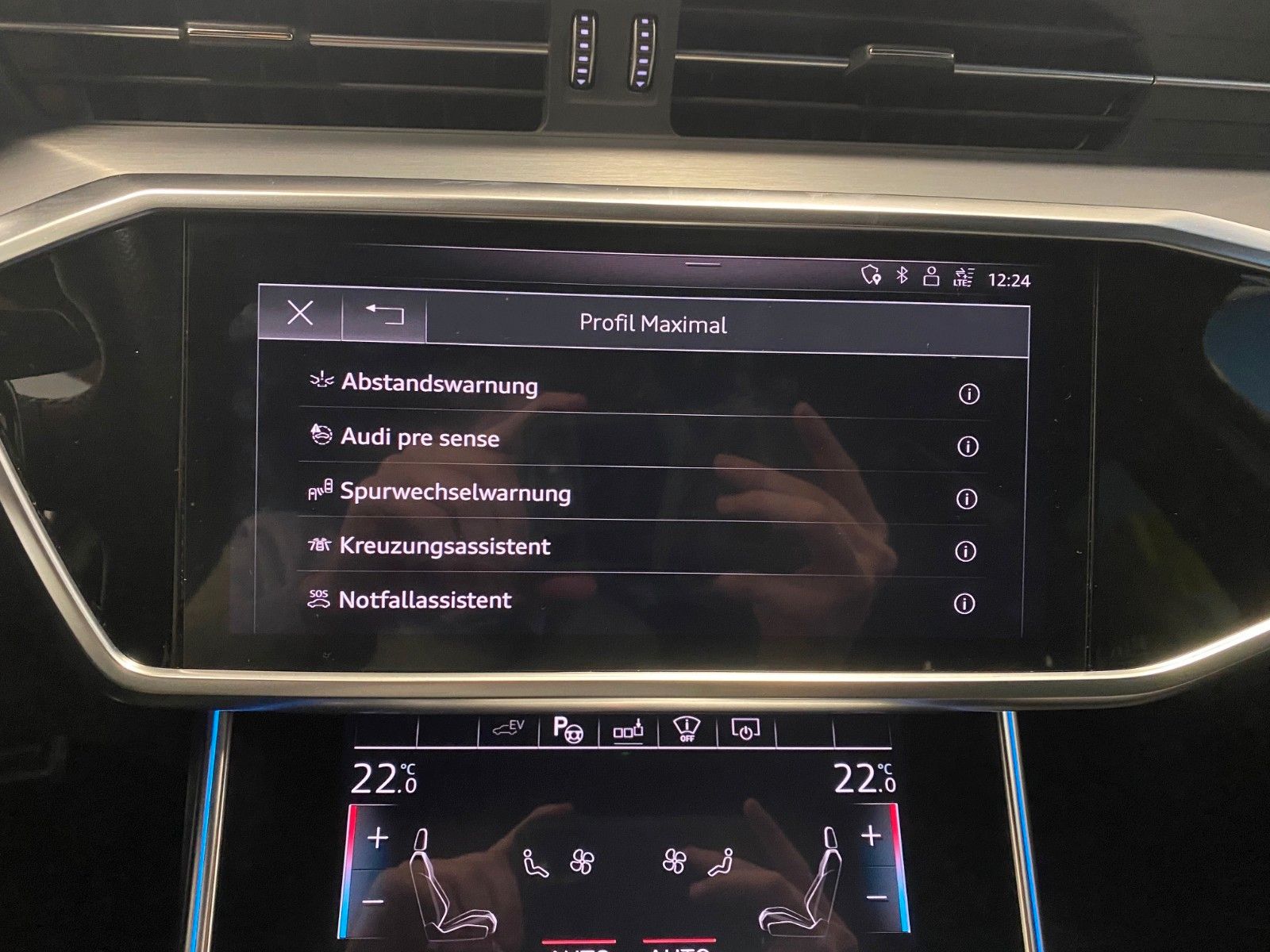 Fahrzeugabbildung Audi A6 55 TFSI e S tronic quattro sport Avant+S-Line