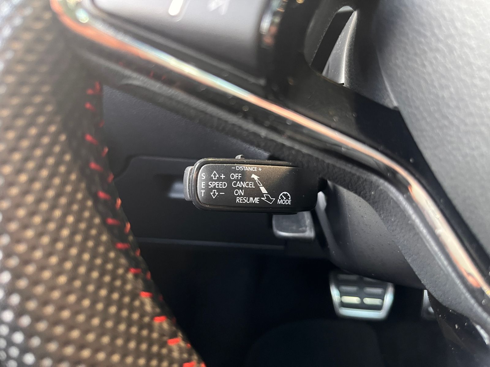 Fahrzeugabbildung SKODA Kamiq Monte Carlo AHK PANO ACC LED