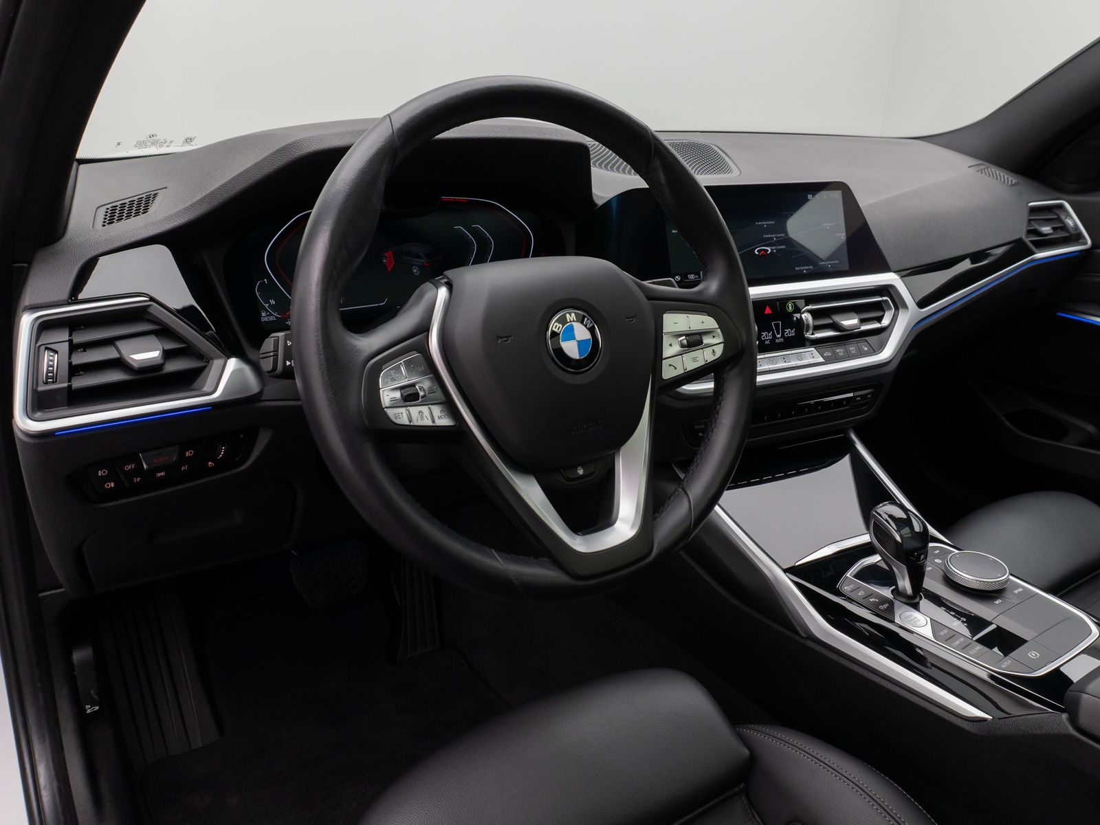 Fahrzeugabbildung BMW 320d xD Sport Line Panorama Laser 360° HUD HiFi