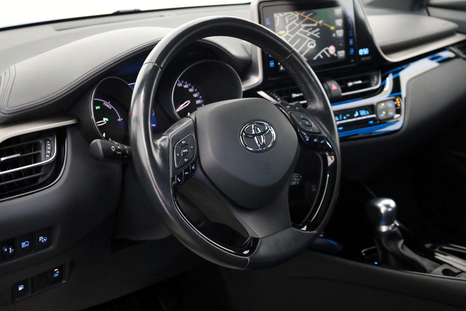 Fahrzeugabbildung Toyota C-HR Hybrid Team D Navi,Kamera,SH,PDC